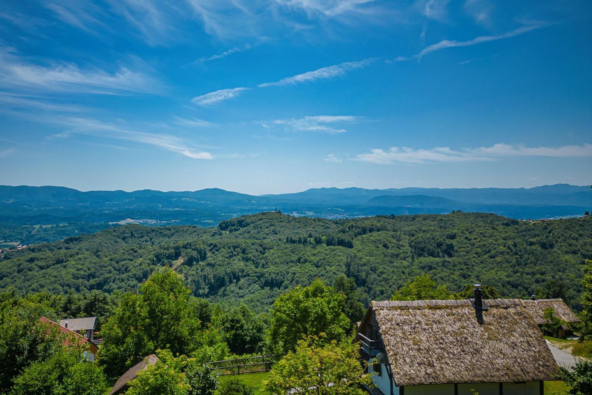 Vineyard Cottages Skatlar - Happy Rentals Otocec Exterior photo