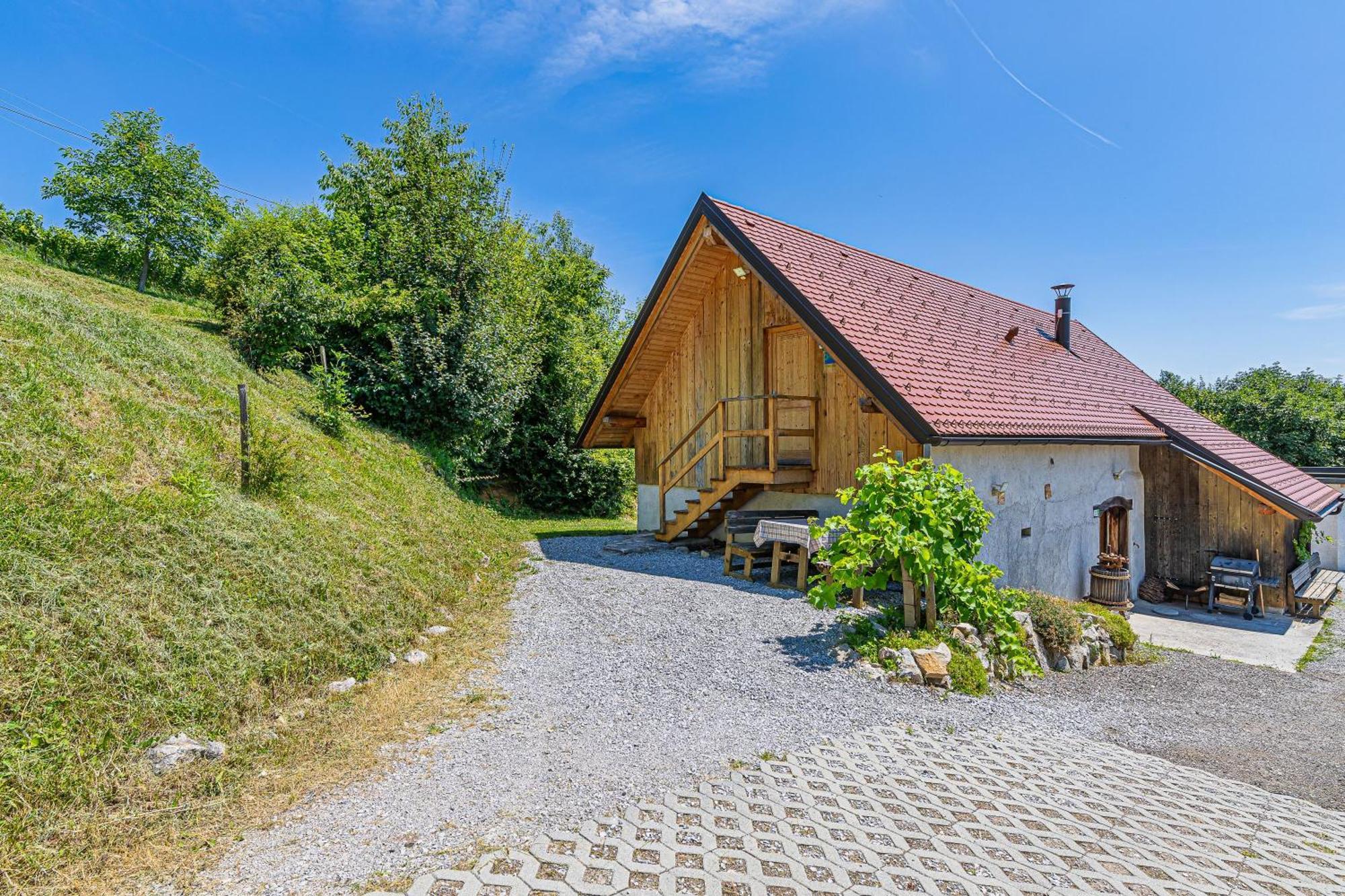 Vineyard Cottages Skatlar - Happy Rentals Otocec Exterior photo