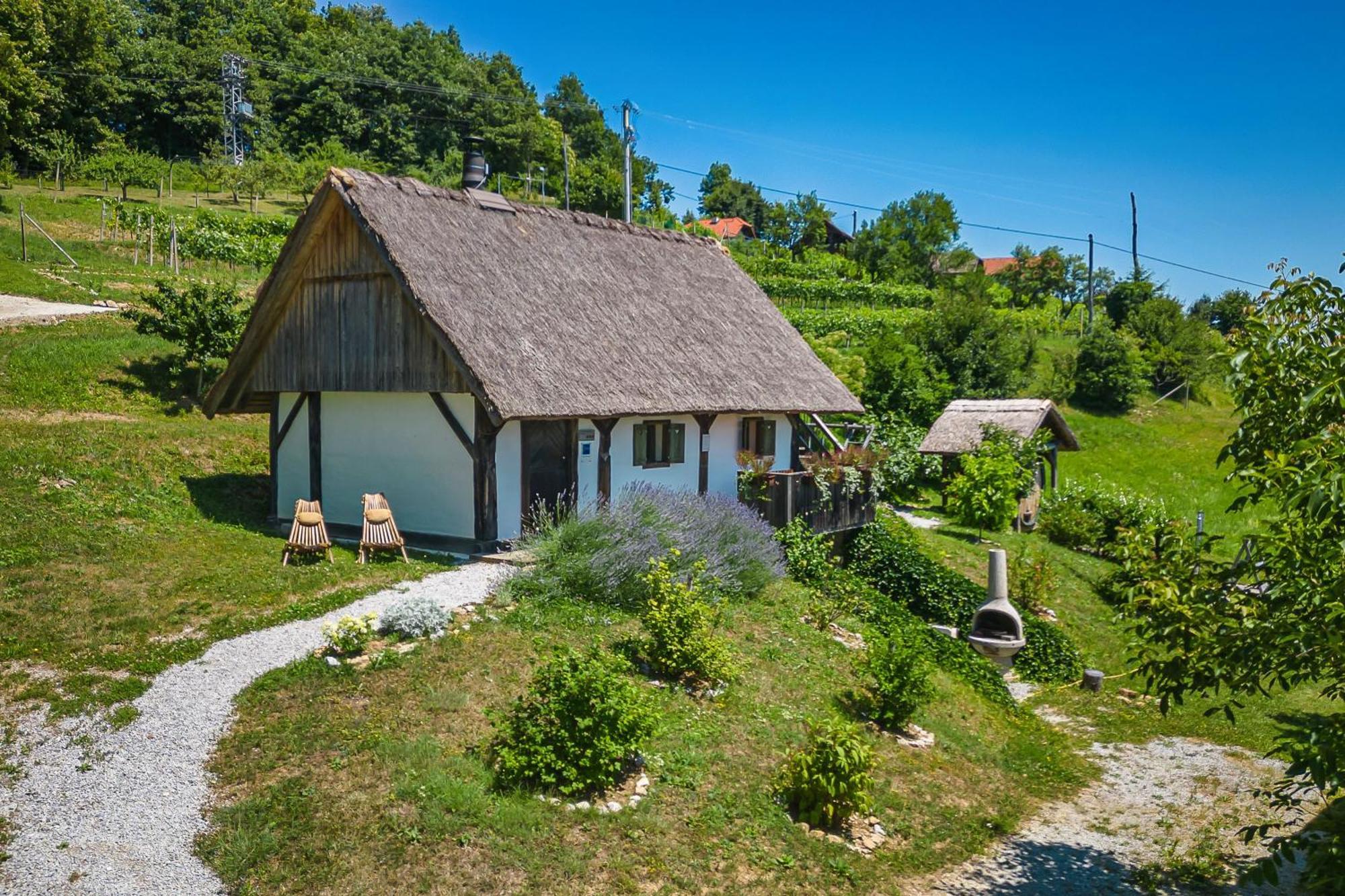 Vineyard Cottages Skatlar - Happy Rentals Otocec Exterior photo