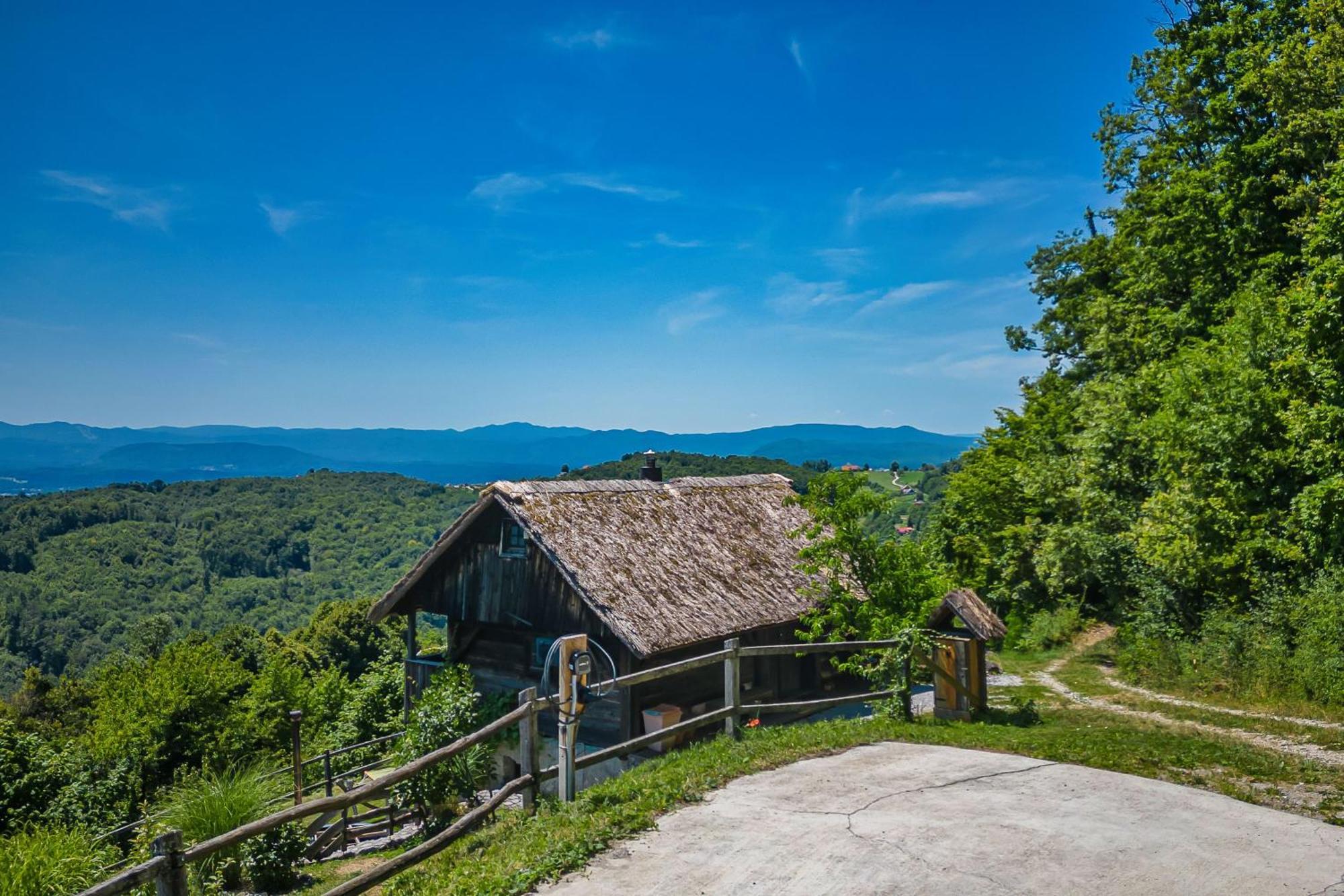 Vineyard Cottages Skatlar - Happy Rentals Otocec Exterior photo