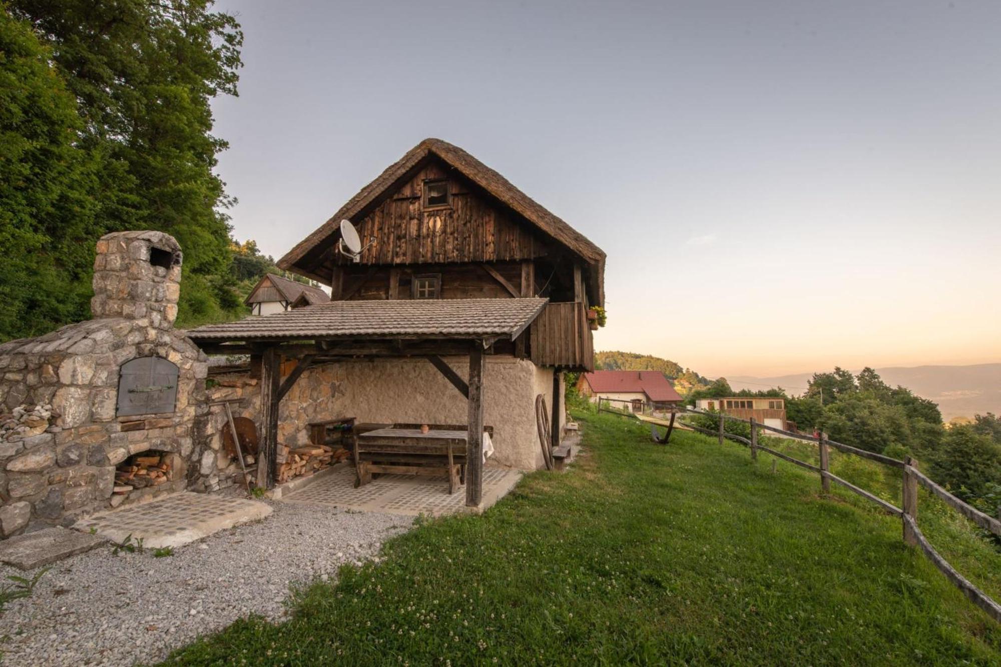 Vineyard Cottages Skatlar - Happy Rentals Otocec Exterior photo