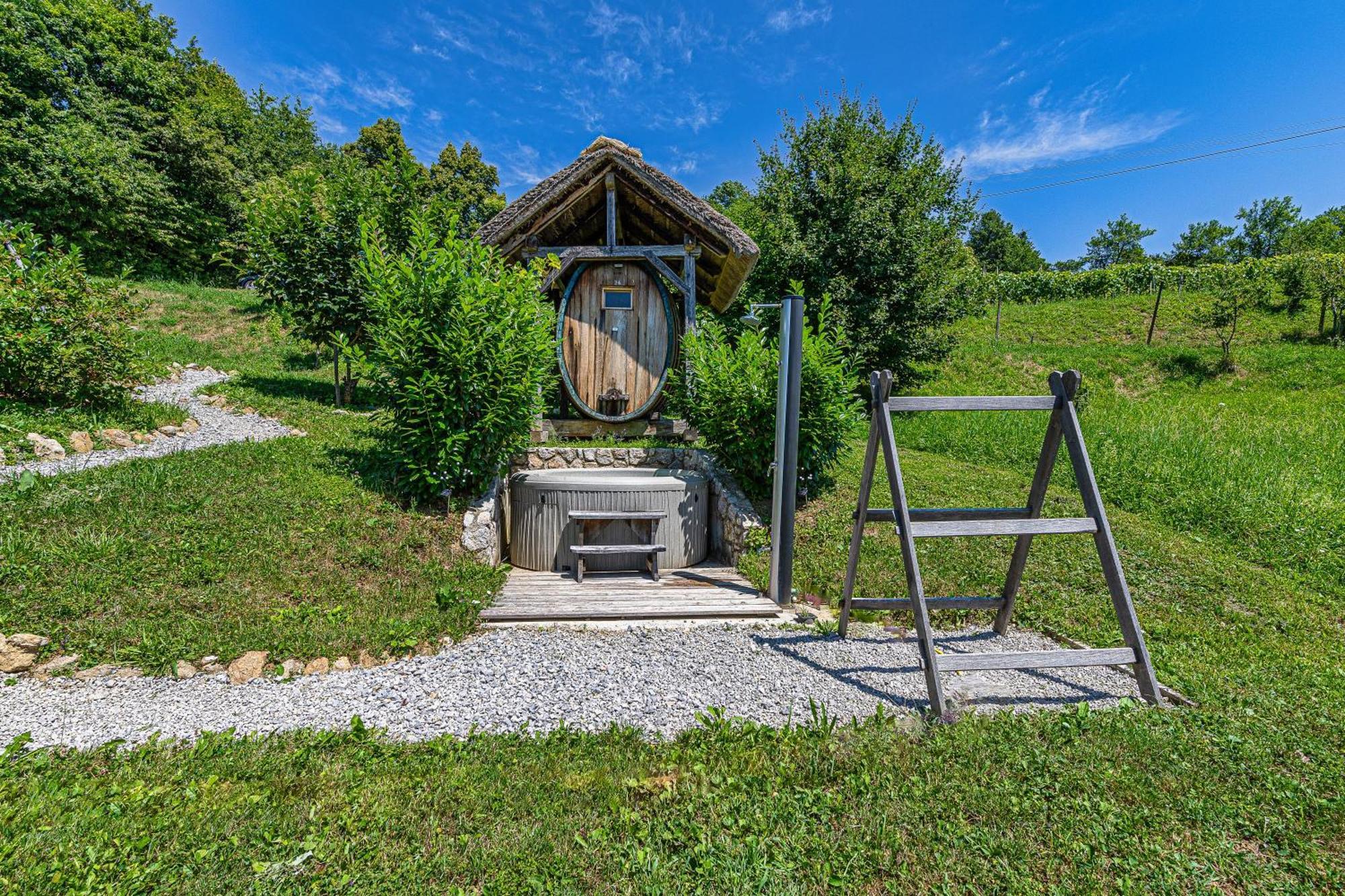 Vineyard Cottages Skatlar - Happy Rentals Otocec Exterior photo