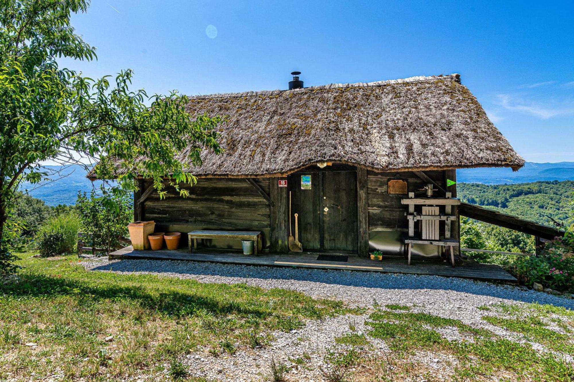 Vineyard Cottages Skatlar - Happy Rentals Otocec Exterior photo