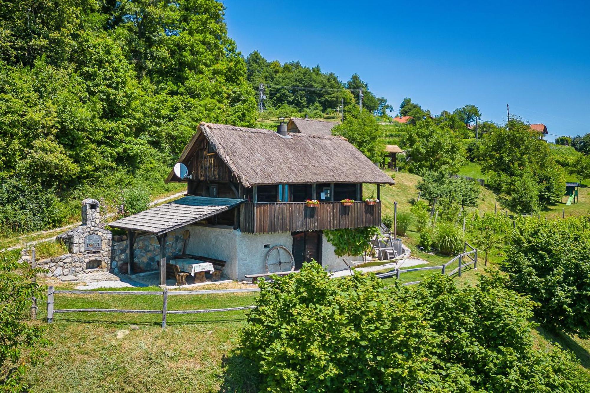 Vineyard Cottages Skatlar - Happy Rentals Otocec Exterior photo